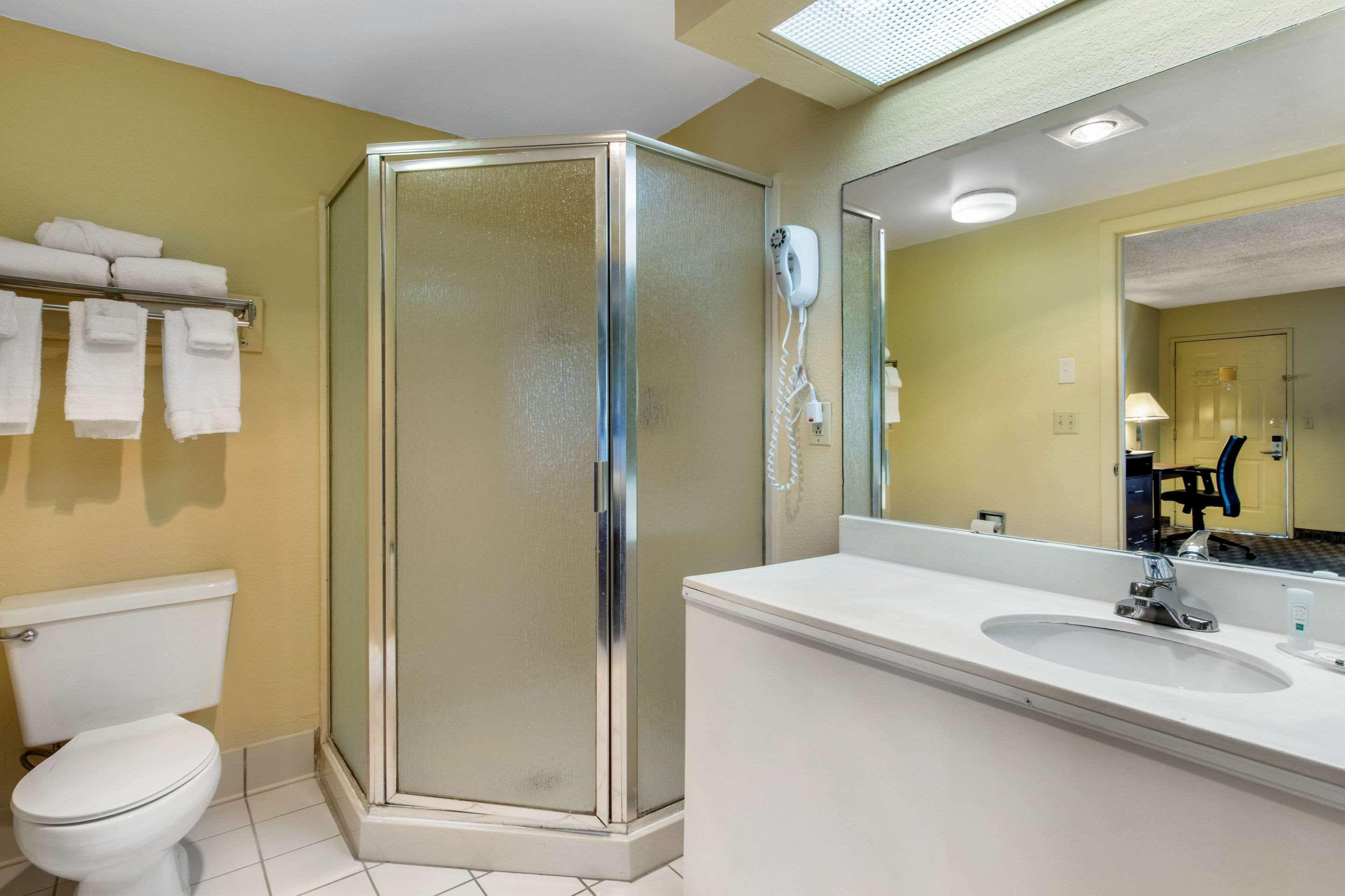 לבנון Quality Inn מראה חיצוני תמונה